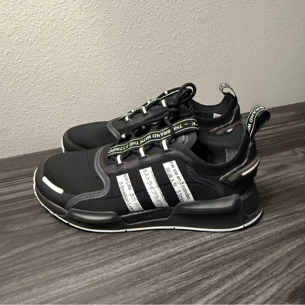 Adidas NMD V3 ‘Black White’